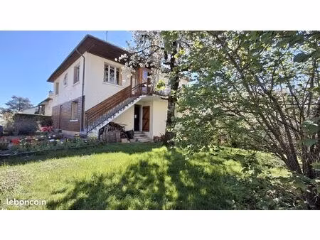 maison 8 pièces 176 m²