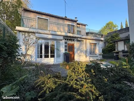 maison sur terrain de 290m2 avec permis purgé pour agrandissement-secteur bagaudes-bords d