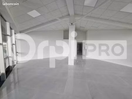 bureau 60 m²