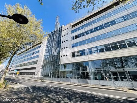 bureaux 157 m²