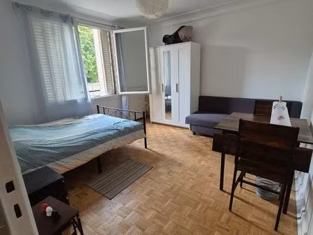 studio meublé – gentilly (rer b / métro ligne 4 / tram)
