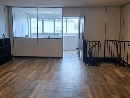 locaux commerciaux 24 à 110 m²