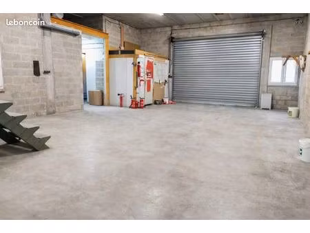 local bureaux 220 m²