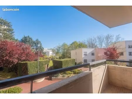 f2 50 m² entièrement rénové + balcon