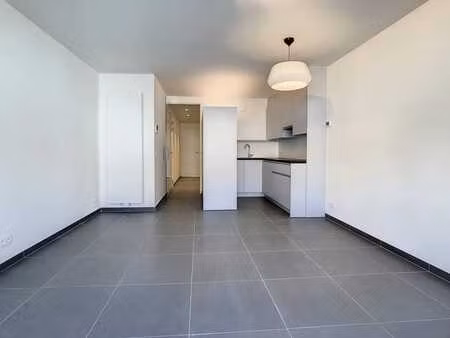 appartement récemment construit avec 1 chambre à louer à ost