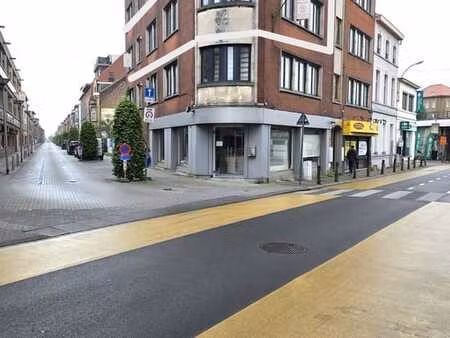 appartement spacieux avec deux chambres près de la gare de