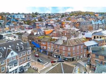 espace commercial de ± 285 m² en plein cœur de visé !