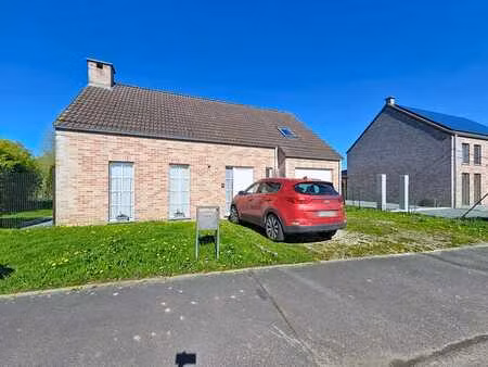 maison sur 10a51  avec 3ch  spacieux séjour  garage  jardin