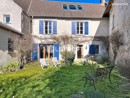 maison de ville 7 pièces 140 m²