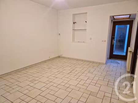 location maison 6 pièces 83.1 m² à montreuil (62170)  795 €