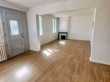 location maison à saint-loubès (33450) : à louer / 123m² saint-loubès