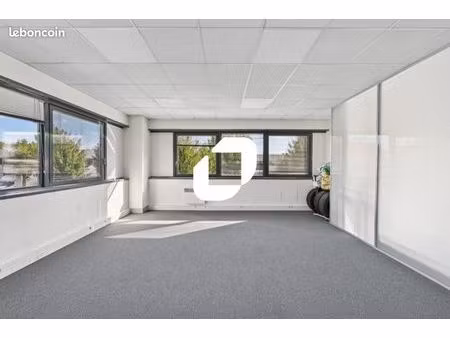 bureau 270 m²