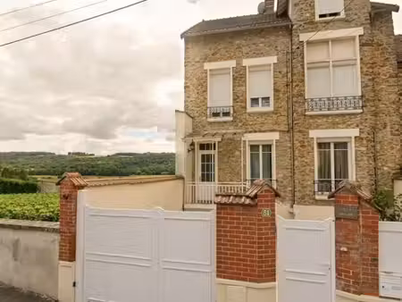 maison 6 pièces 177 m²