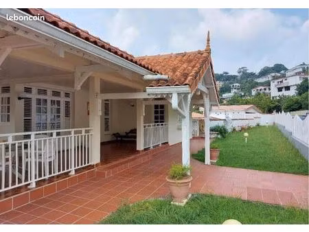 immeuble 17 pièces 443 m²