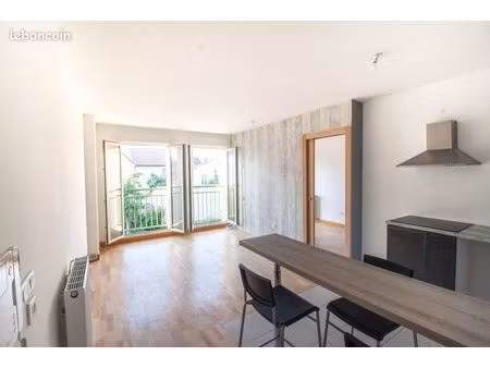 location f2 de 34 80m2