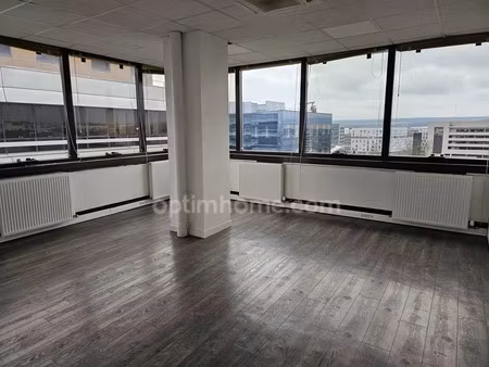location locaux professionnels 1 pièce 24 m² à cergy (95000)  677 €