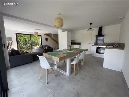 maison 6 pièces 110 m²