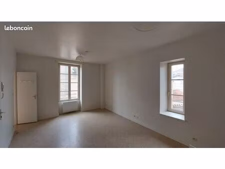 studio 1 pièce 24 m²