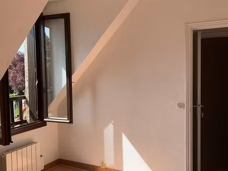 savigny sur orge f2 40m2 loyer 812 euros vue sur espaces verts