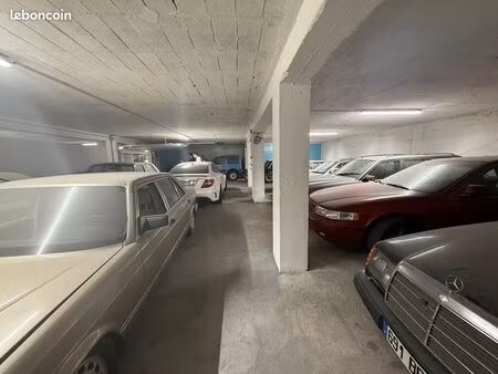 parking/box 175 m² le cannet
