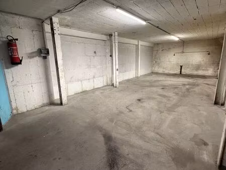 parking/box 50 m² le cannet