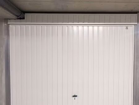 garage fermé à louer