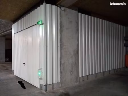 loue grand box garage sécurisé merignac