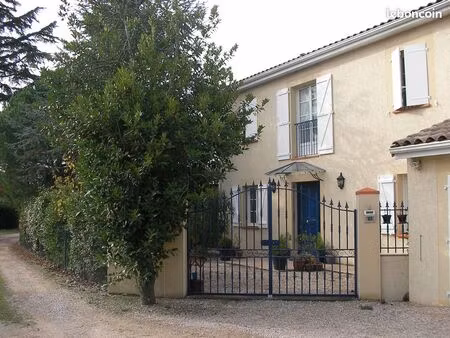 loue villa 130 m2sur terrain arboré