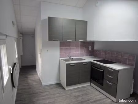 studio lumineux  18 m2  plein centre de dax  idéal étudiant/e