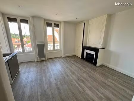 appartement tassin la demi lune plein centre t2 bis