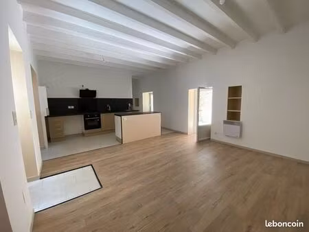 maison de ville t3 – 68 m² – centre mansle – cour privative