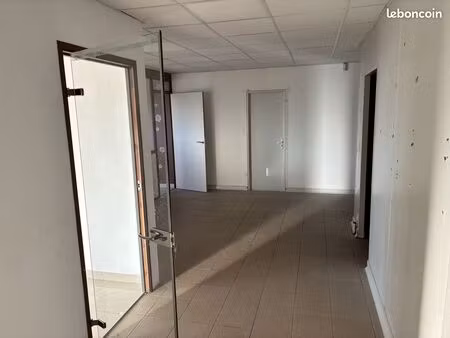 local commercial / bureaux 70 m²