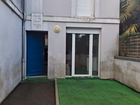 f3 - maison de ville- angouleme
