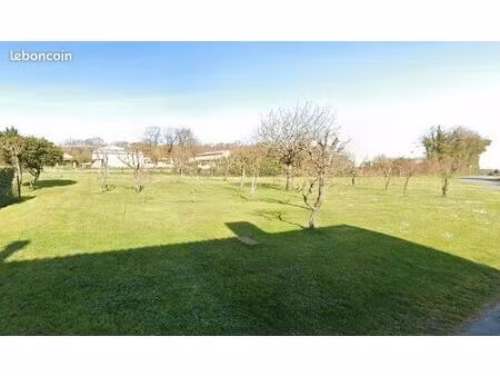 terrain 680 m² le gua