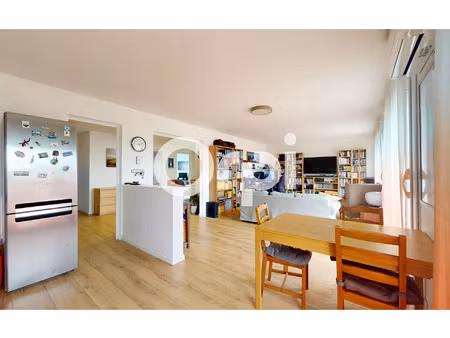 appartement bron 82.59 m² t-3 à vendre  260 000 €