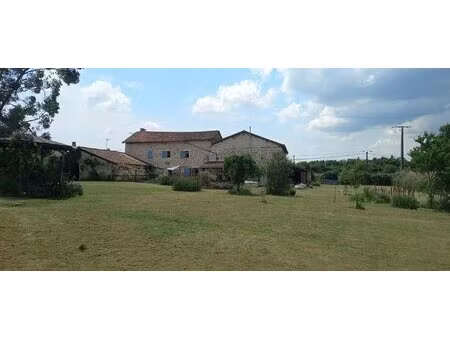 maison familiale avec grange et jardin