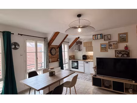 location appartement  41 m² t-2 à arpajon  800 €