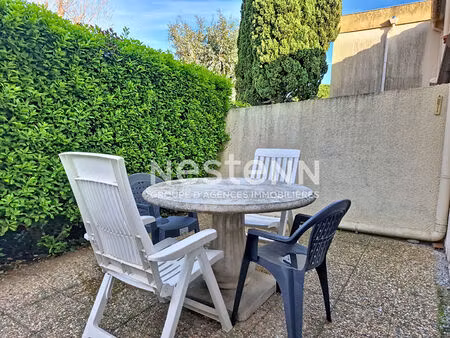 à 400 m de la plage - studio avec loggia  terrasse  piscine et parking