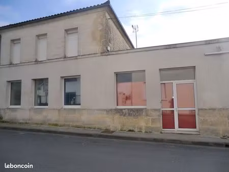 local 120 m² jonzac