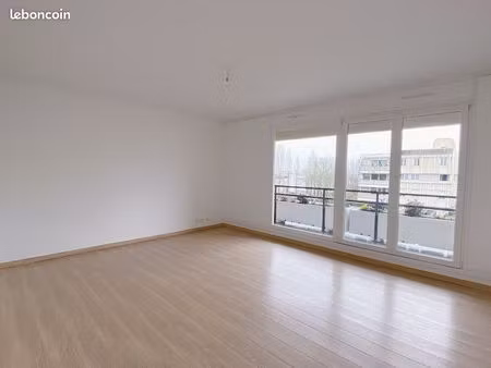 appartement t3 en très bel état  avec garage  balcon et cave
