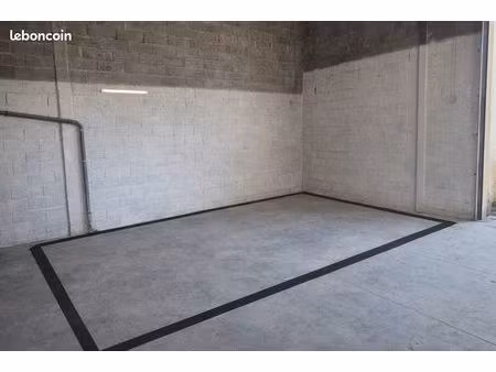 espace de stockage dans entrepôt