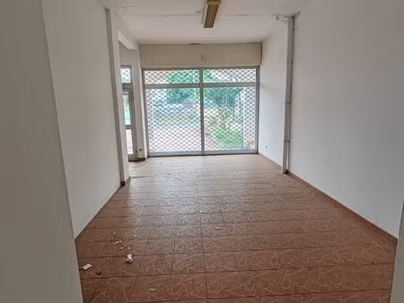 local 44 m² moufia