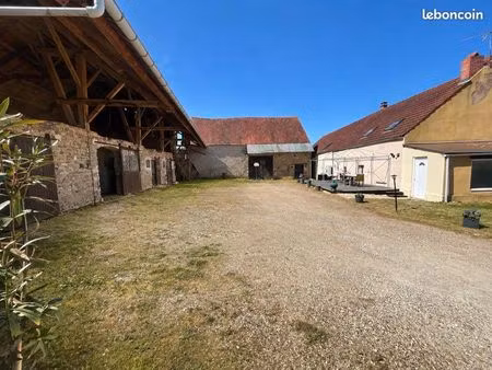 maison 150m2 /5 chambres et nombreuses dépendances