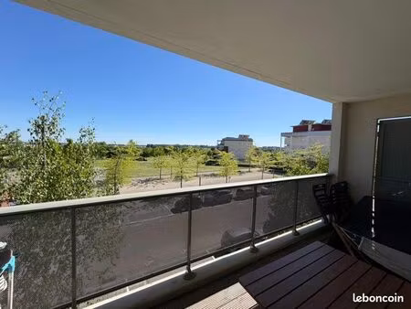 lumineux appartement avec vue dégagée