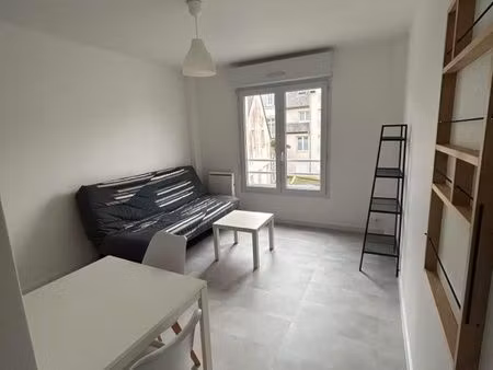 loue studio 20m2 avec place de parking