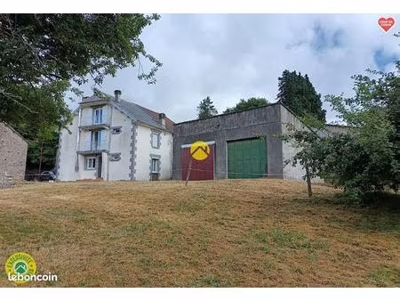 maison en campagne avec hangar