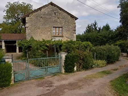 maison en pierre à rénover avec grand terrain – villars (24530)