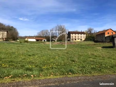 terrain 1800 m² saint-aubin-de-nabirat