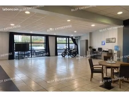 local commercial 180 m²
