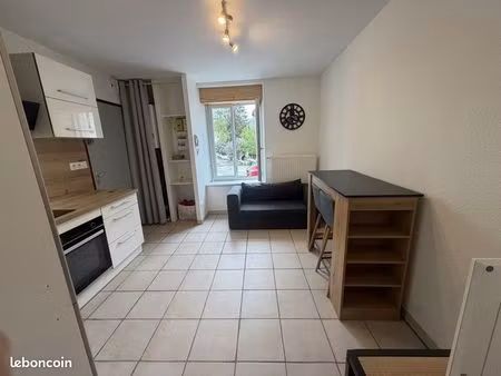 appartement t2 place de parking privée et terrasse